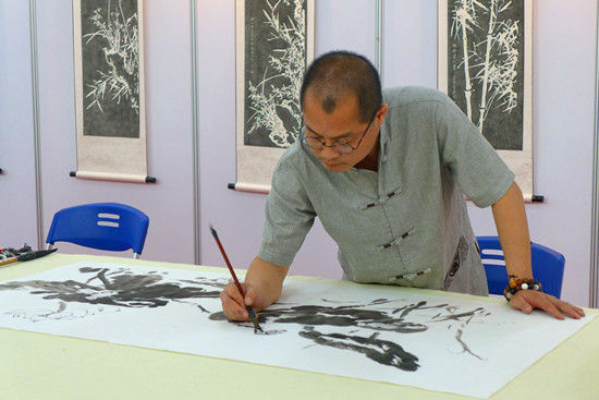 2014中越邊交會(huì)圓滿舉行，河口“紅河旅游特色主題館”成焦點(diǎn)